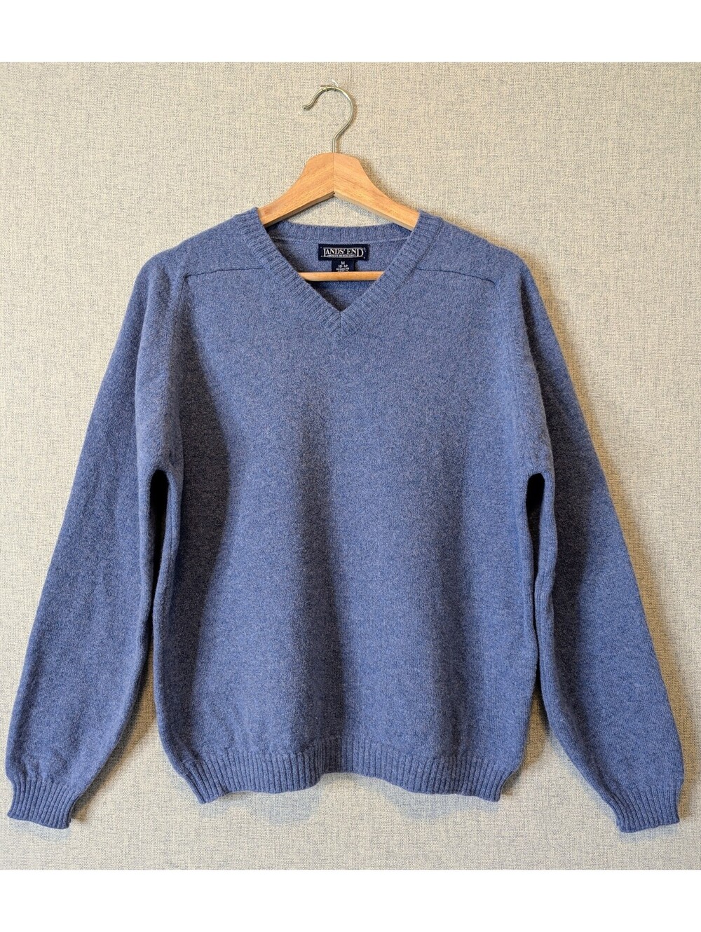 Vintage 90s 00s Lands' End 100% lambswool V-neck sweater